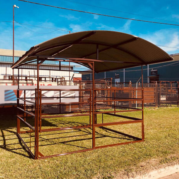 Corral con techo